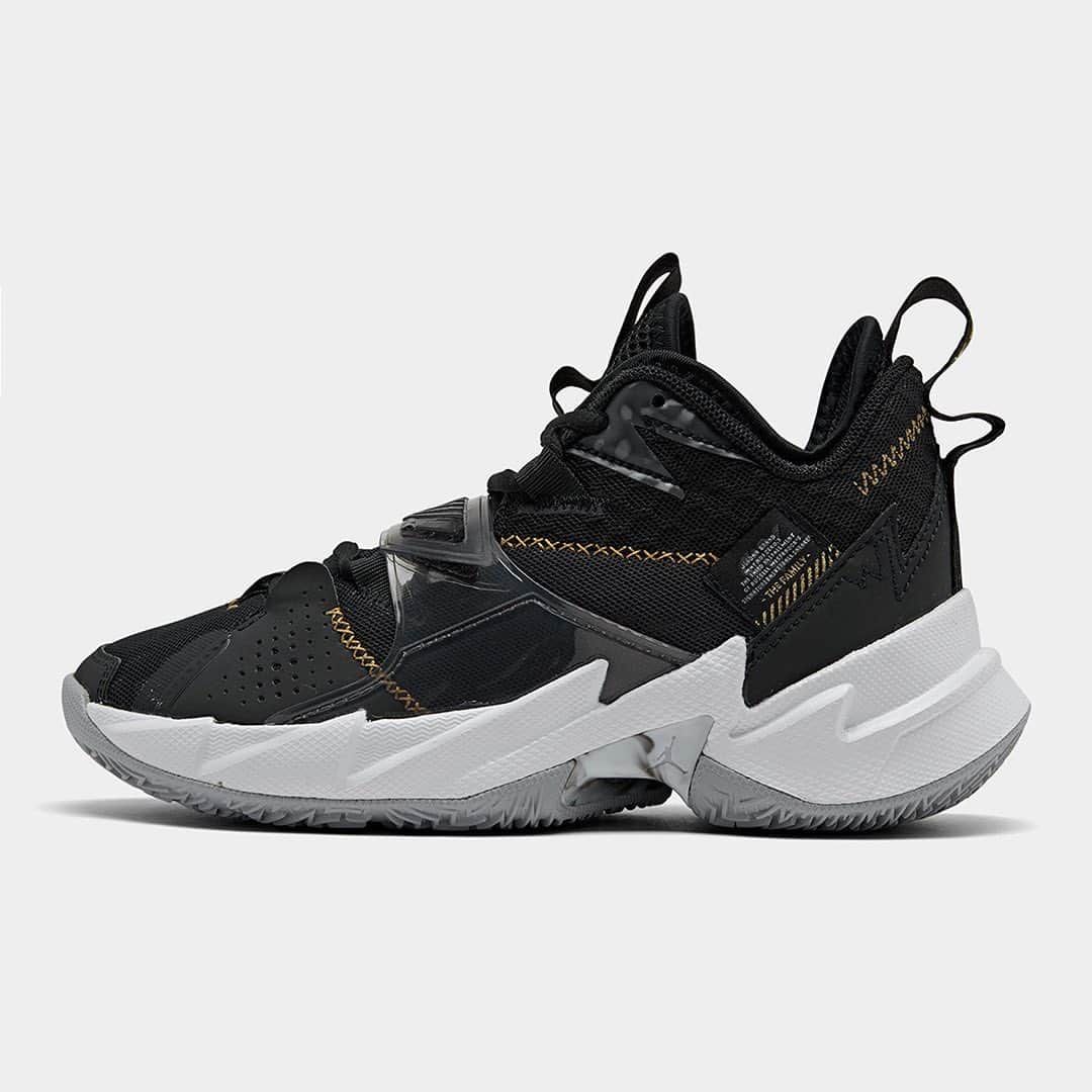 Sneaker News x Jordans Dailyさんのインスタグラム写真 - (Sneaker News x Jordans DailyInstagram)「The Jordan Why Not Zer0.3 adds gold stitching to a versatile colorway in honor of @russwest44’s family. Are you feeling the new model? Tap the link in the bio for more info #jordansdaily」1月4日 0時48分 - jordansdaily