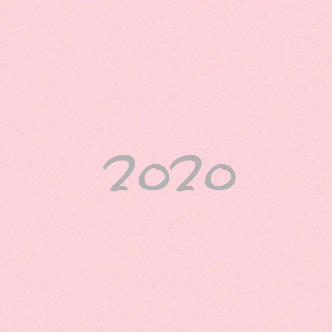 鵜野みずきのインスタグラム：「ॱ॰*❅HAPPY NEW YEAR❅*॰ॱ . . Instagram開設から初めてのお正月🎍✨ . . 2020年もよろしくおねがいします⑅」