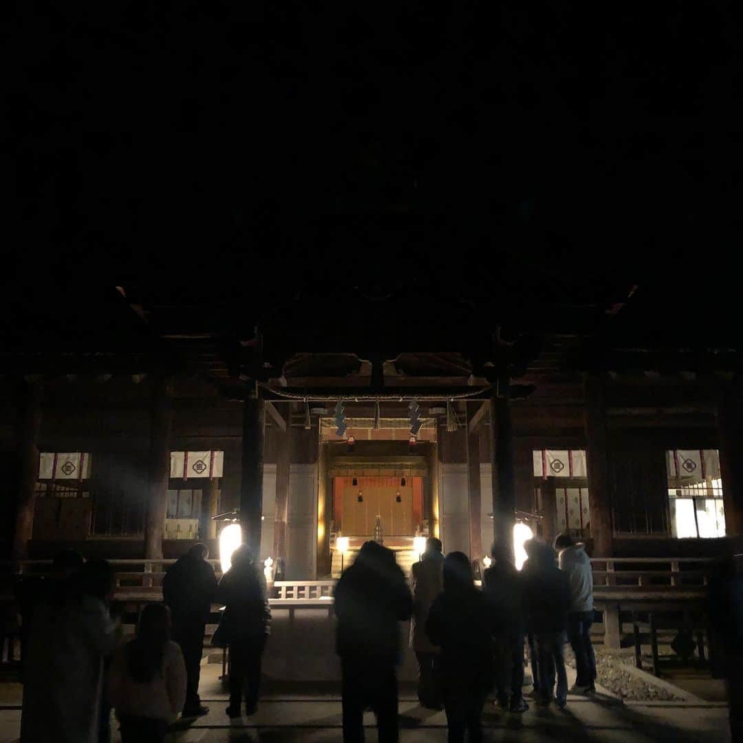 美甘子さんのインスタグラム写真 - (美甘子Instagram)「インスタに載せていたと思っていたら載せていなかった。 大晦日は教善寺でお勤めし、おでん🍢をいただいて、そのまま大山祇神社へ初詣。令和二年一月一日の御朱印は混雑を懸念して、書き置きしかありませんでしたが、無事いただけました。 #教善寺 #大山祇神社」1月4日 1時25分 - rekish_mikako