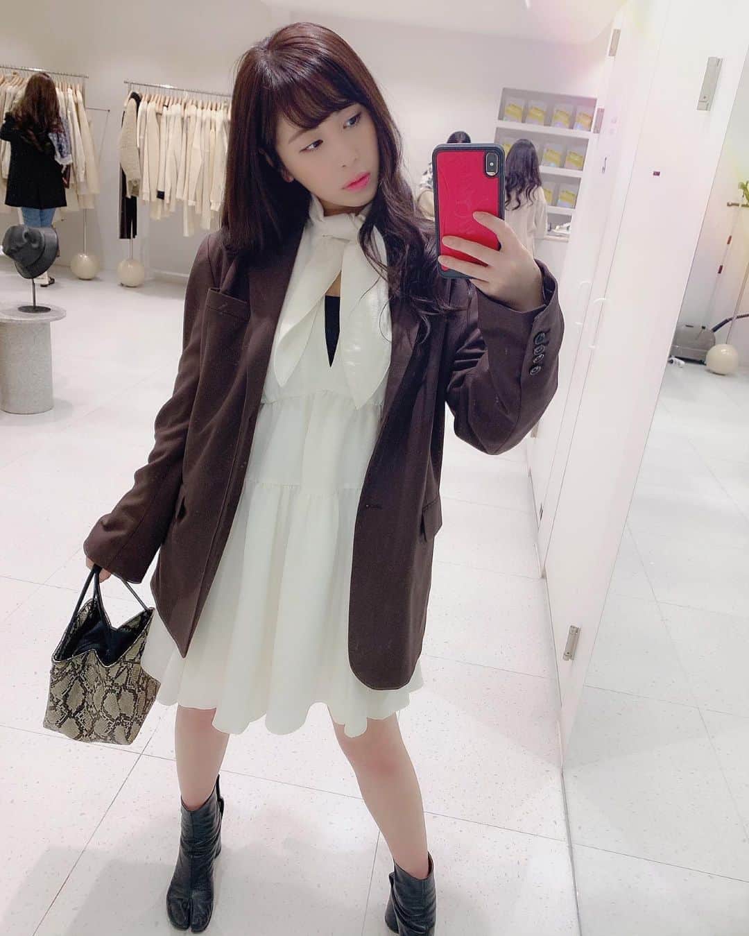 宮下舞花さんのインスタグラム写真 - (宮下舞花Instagram)「初売りに行ったけど何も買わなかったえらいな（？）きゅんとするお買い物に行きたいですなぁ。いつかの #まいかふく」1月4日 1時28分 - maikamaimaika