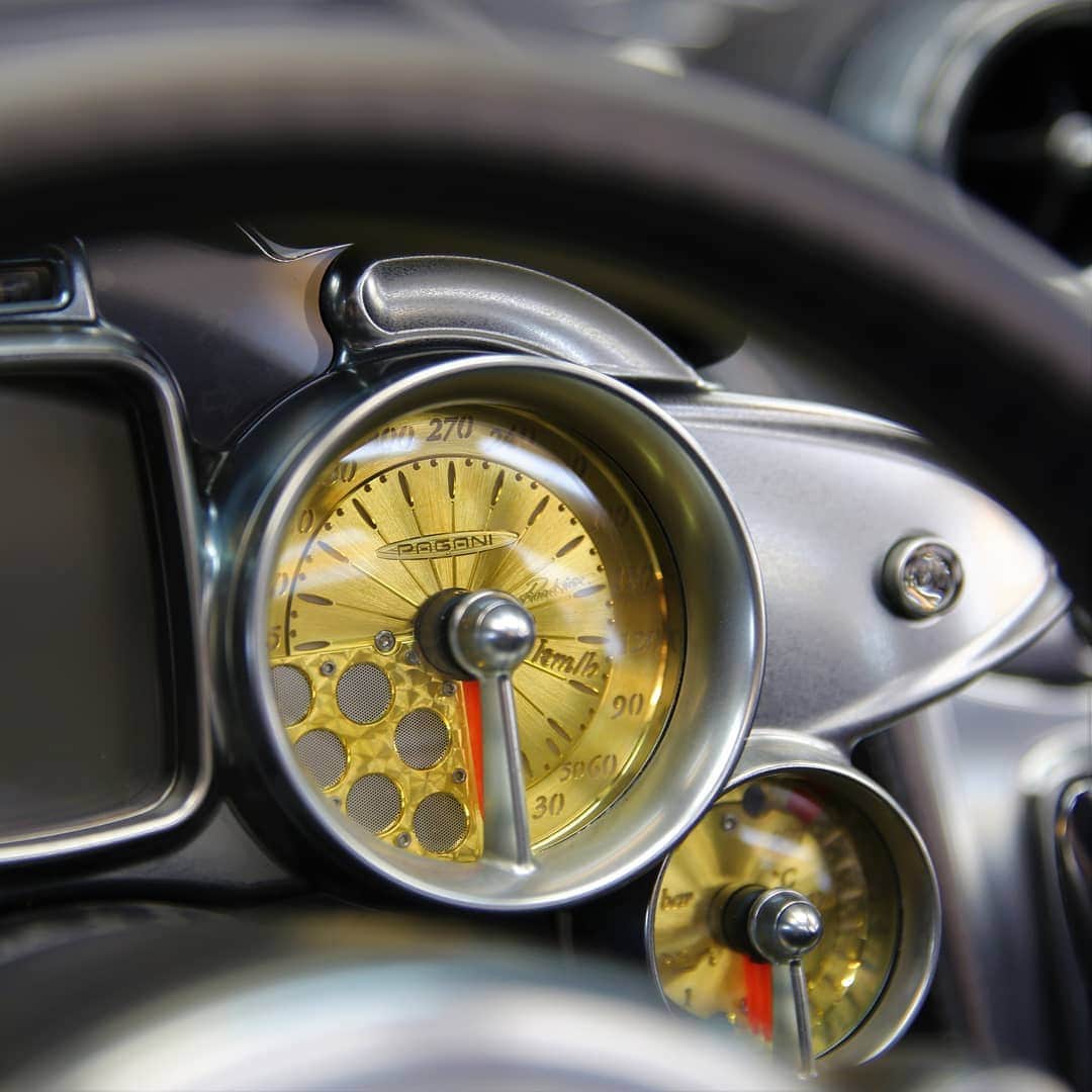 パガーニ・アウトモビリのインスタグラム：「Time stands still when you are immersed in the Huayra Roadster.  #pagani #huayra #huayraroadster」