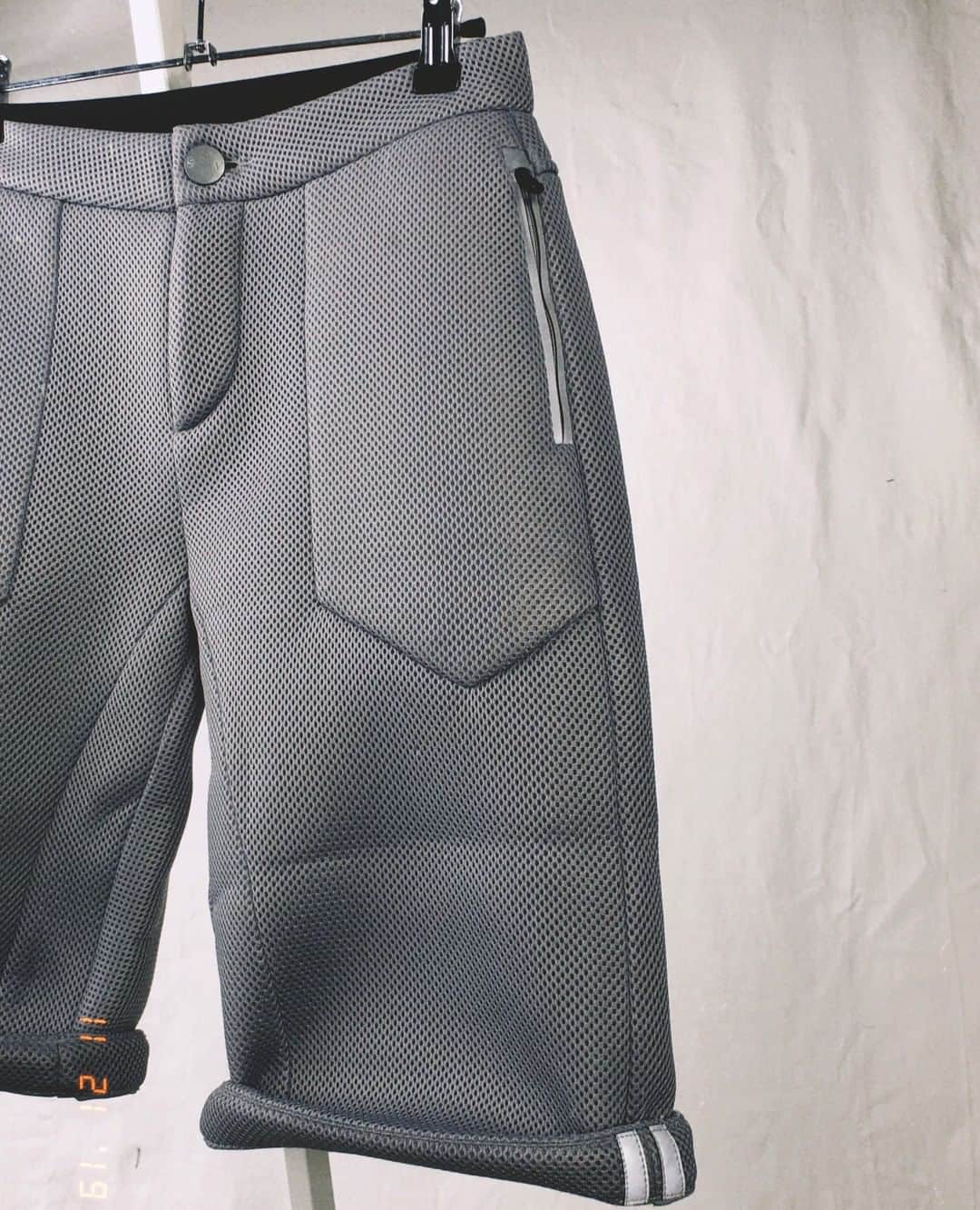 リンダマイフンのインスタグラム：「⁠#archive⁠ Daytime. Pedal Shorts.⁠ or the "Crazy" shorts, made from recycled Airmesh and lined with moisture wicking recycled polyester fabric. ⁠ Weight 7.3 KG CO2. Made in Vietnam ⁠ ⁠ #mesh #shorts #wip #sewing #factorylife #making #imadeyourclothes #design #recycled #supervisionlab⁠」