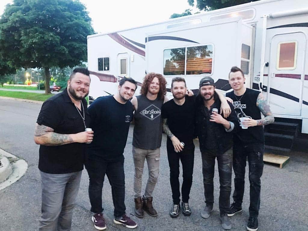 ヒンダーのインスタグラム：「Shout out to @brew_crew1120 for showing us support!! You rock, bro! #FanFeatureFriday」
