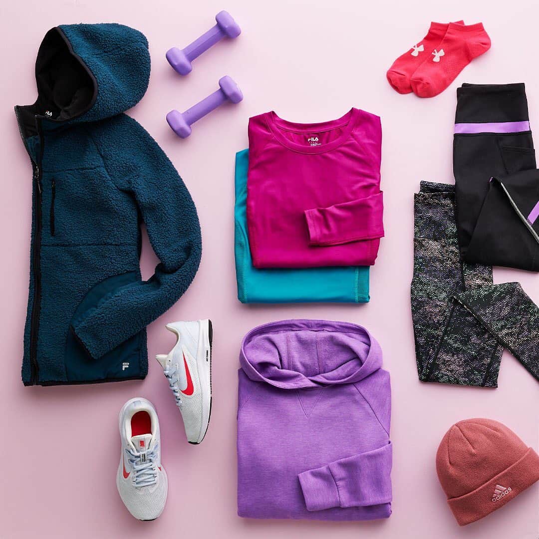 ロック&リパブリックのインスタグラム：「We made it to the weekend. And so did our resolutions. 🙌🏽✔️Tap to shop more must-have gear. #Kohls」