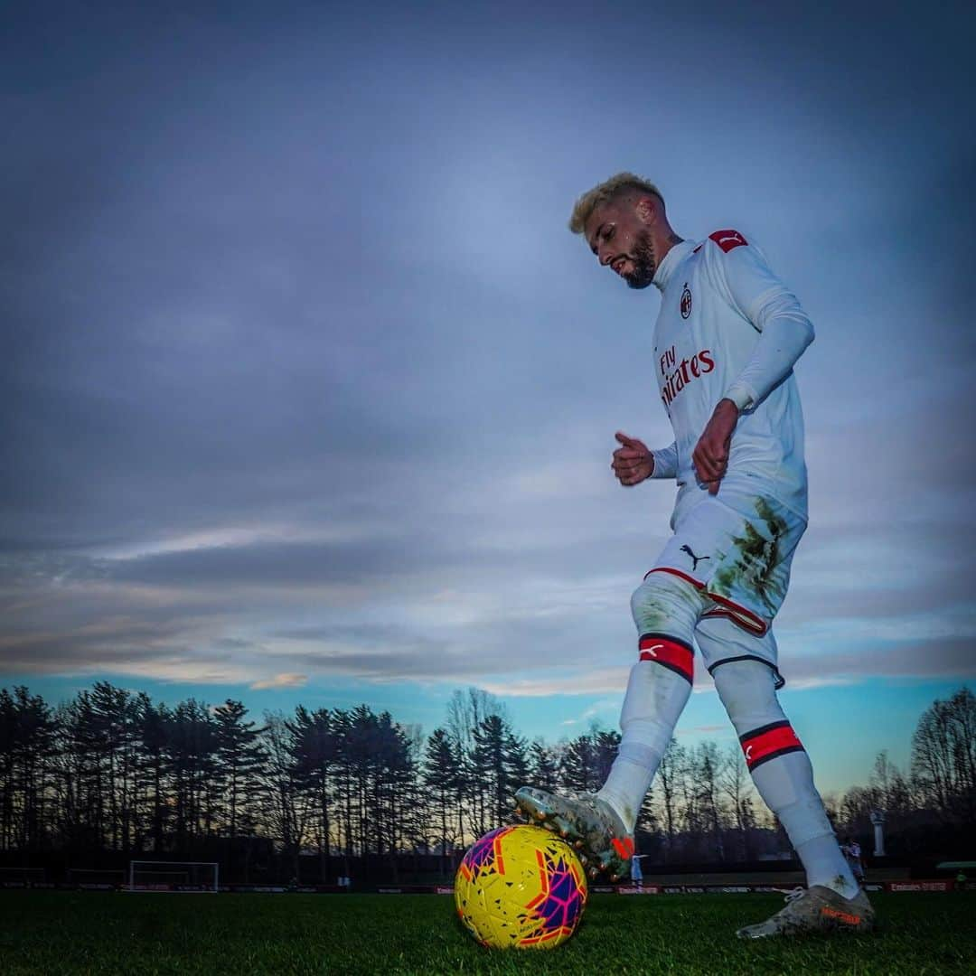 ACミランさんのインスタグラム写真 - (ACミランInstagram)「A "new" face in Friday's training session ⚽ #SempreMilan」1月4日 2時48分 - acmilan