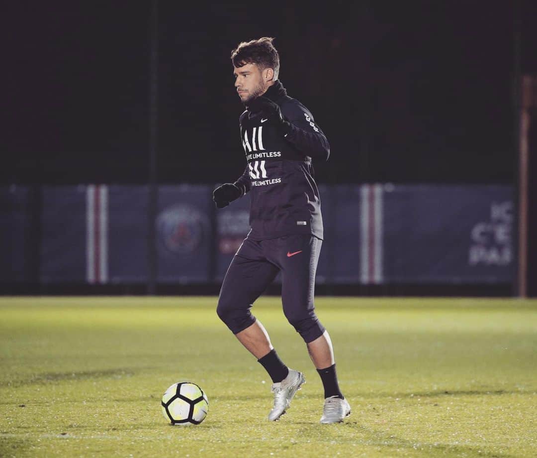 のインスタグラム：「⚽️🤙🏽」