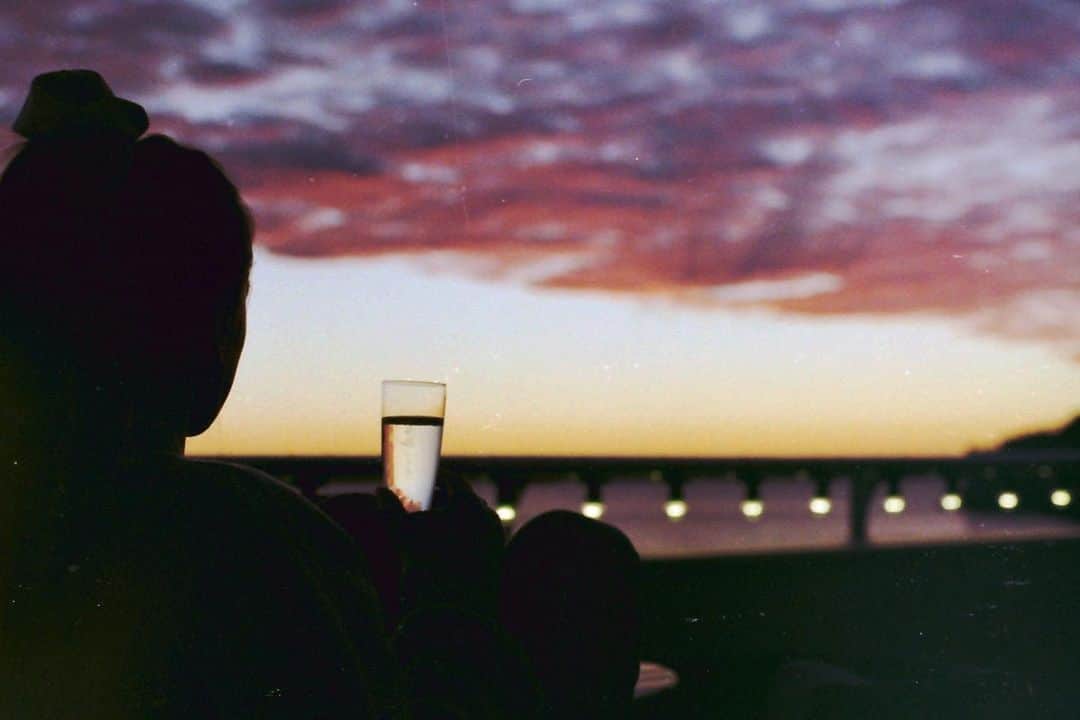 ケルシー・ロビンソンのインスタグラム：「Friday night lights ✨」