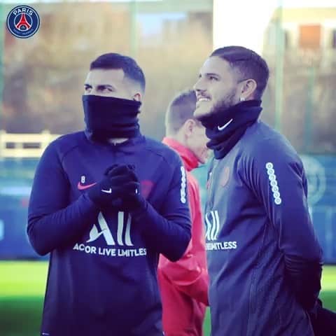 レアンドロ・ダニエル・パレデスのインスタグラム：「❤️💙💪🏽⚽️ @psg」