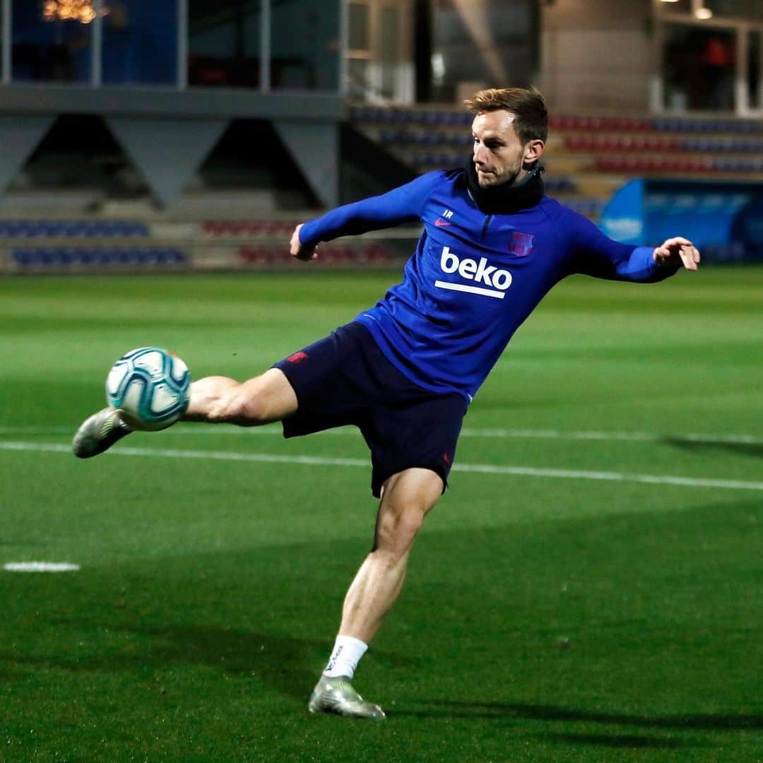イヴァン・ラキティッチのインスタグラム：「Derby...Ready...💪⚽️ #derbi #vuelvelaliga」