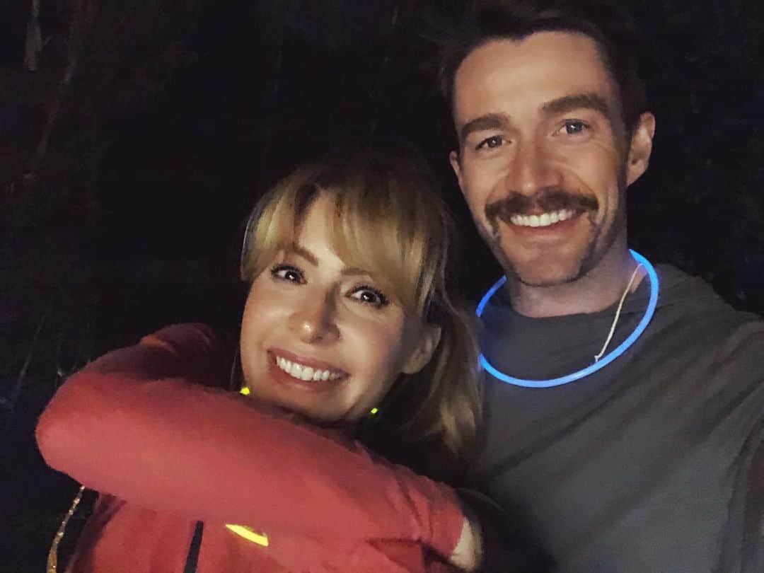 ロバート・バックリーのインスタグラム：「Wishing everyone a happy, healthy new year. Love, the Buckleys」