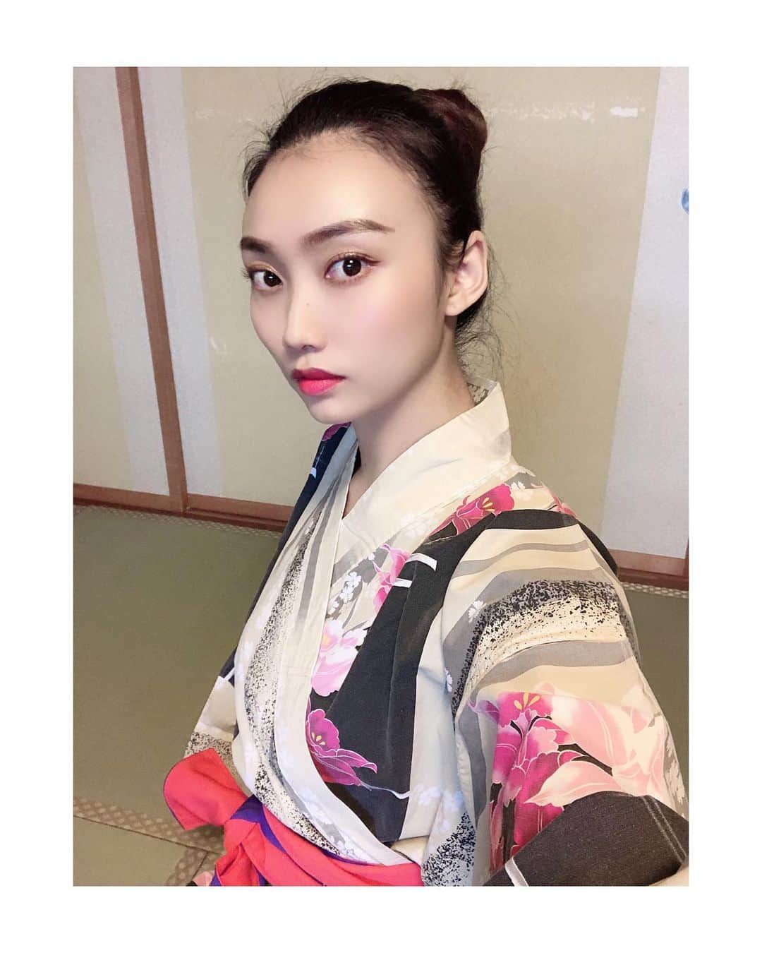 蔵歩実のインスタグラム：「毎年恒例家族で温泉♨️🐶♥️ . . #温泉 #家族 #家族旅行 #ペットok #japanese #japanesegirl #일본 #일본인 #일본사람#東京 #tokyo #도쿄 #モデル #model#모델 #followme  #高身長 #高身長女子 #instalove #ootd」