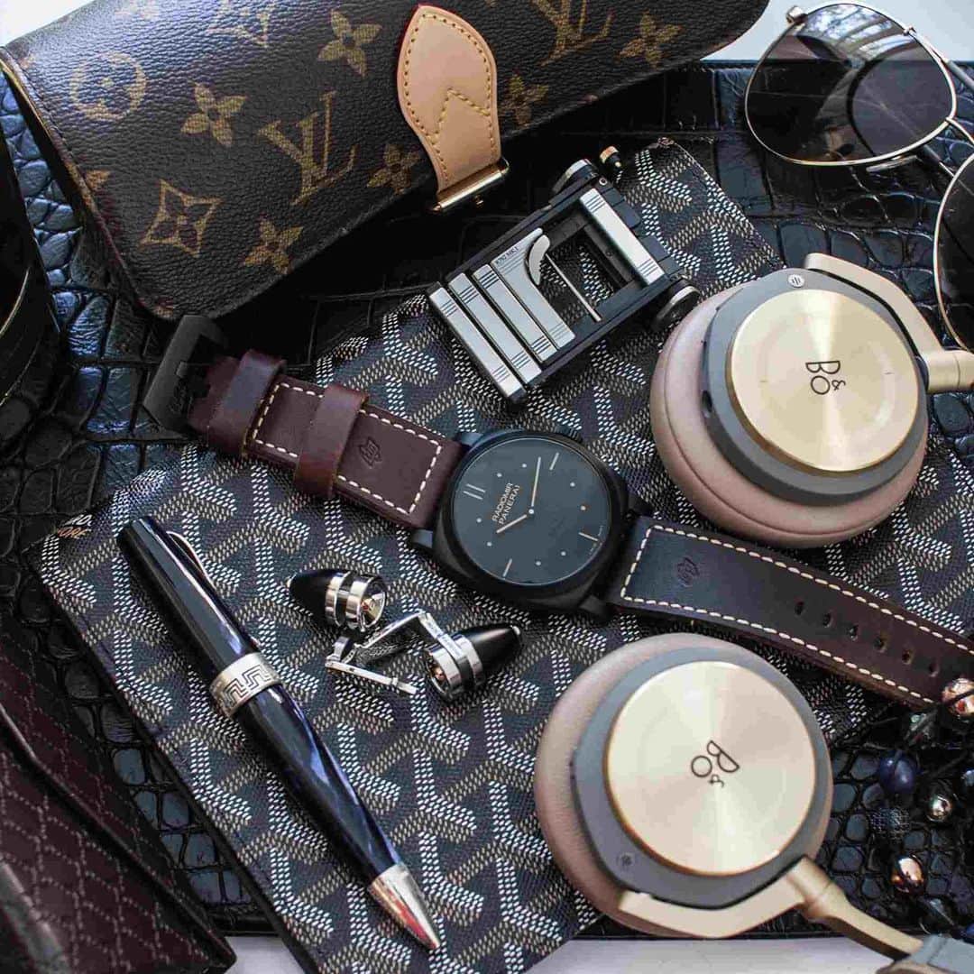 パネライのインスタグラム：「Daily essentials including the #Panerai #PAM577 48mm Radiomir 1940 Ceramic SLC dial. 👍🏼 or 👎🏼 #paneraicentral  pic by @dilusso.us #bangandolufsen #rolanditen #gucci #louisvuitton #goyard #montegrappa」