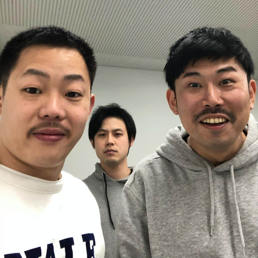 酒井尚さんのインスタグラム写真 - (酒井尚Instagram)「お正月の思ひ出。  ちゅーちゅー🐭  #世捨て人 #ビッグマン #居酒屋経営」1月4日 16時12分 - sakai__takashi