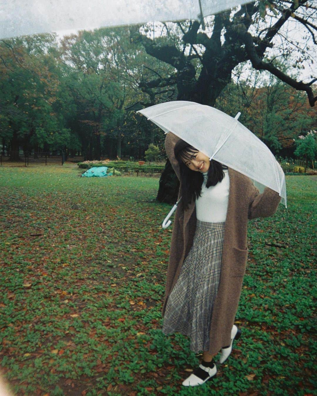 大友花恋さんのインスタグラム写真 - (大友花恋Instagram)「傘~のびのび~ #かれまゆbook」1月4日 16時09分 - karen_otomo