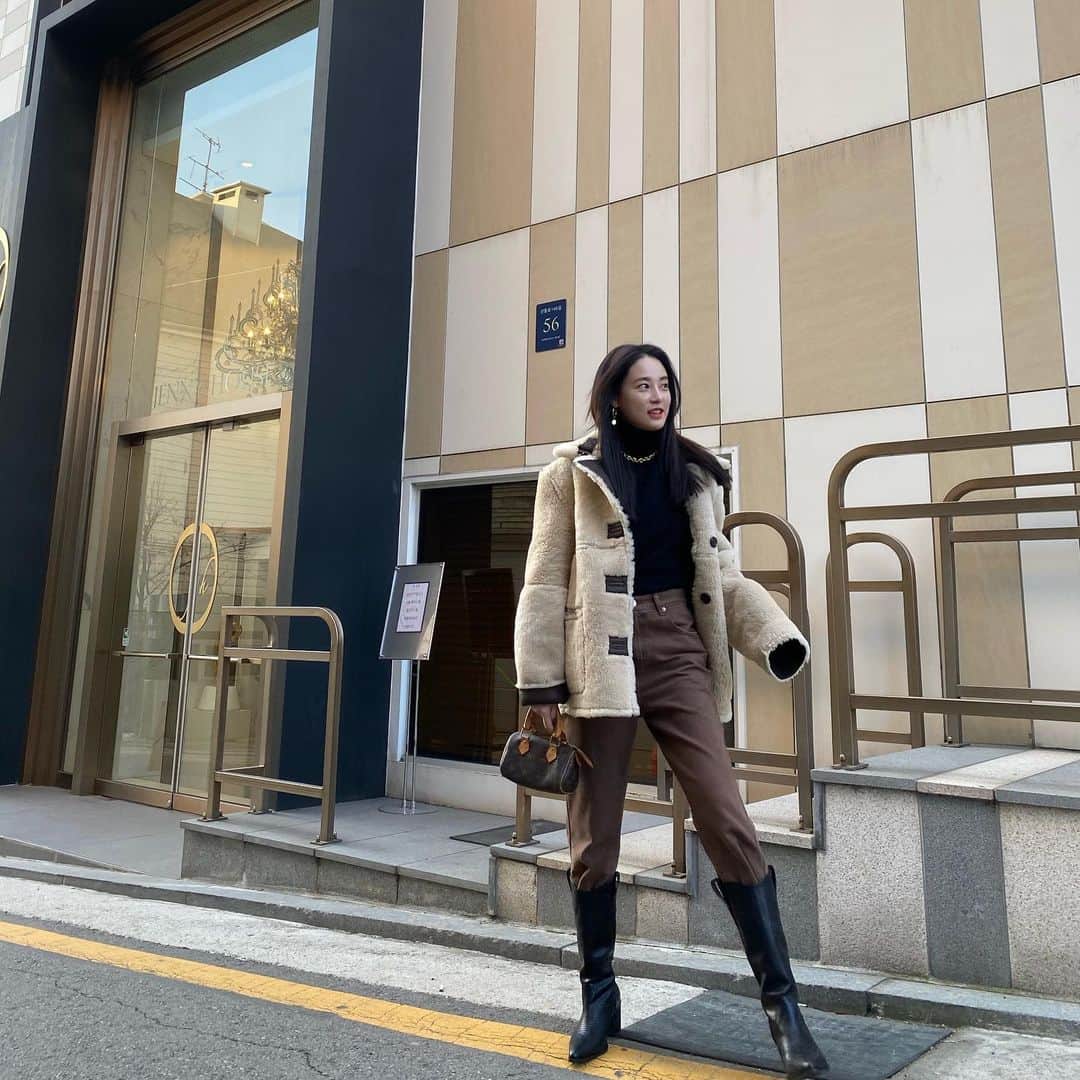 ジュヨン さんのインスタグラム写真 - (ジュヨン Instagram)「한국은 춥네용  #머리잘랐는데 ☺️」1月4日 16時37分 - jupppal