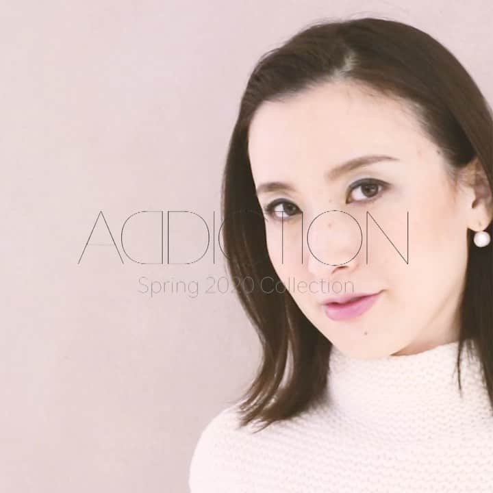 前田紀至子のインスタグラム：「昨日1月3日発売となった新しいADDICTIONの誕生を祝うコレクション、＂HOLI COLOR＂のムービーを @takashimaya_beauty さんで撮影させて頂きました。  高島屋の各店舗で働かれている素敵なBAの方々（皆さま本当に知識や美容愛が凄い！毎回必ず何か買って帰りたくなります。今回はムービーのシャドウやリップと共にアイブロウマスカラを買って日々使用中）と共にメイク愛を深められるのが毎度有難いこちらのお仕事。  今年もご縁があると嬉しいなぁ。 #takashimayabeauty#addiction#holicolors#紀至子美容2020」