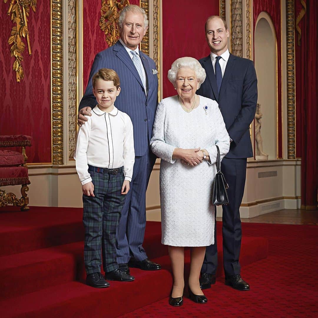 NBC Newsさんのインスタグラム写真 - (NBC NewsInstagram)「Queen Elizabeth, Prince Charles, Prince William and Prince George are all featured in just the second portrait released of four generations of the royal family. Click the link in our bio for more. . 📷 Ranald Mackechnie / @pa via @apnews」1月4日 7時55分 - nbcnews