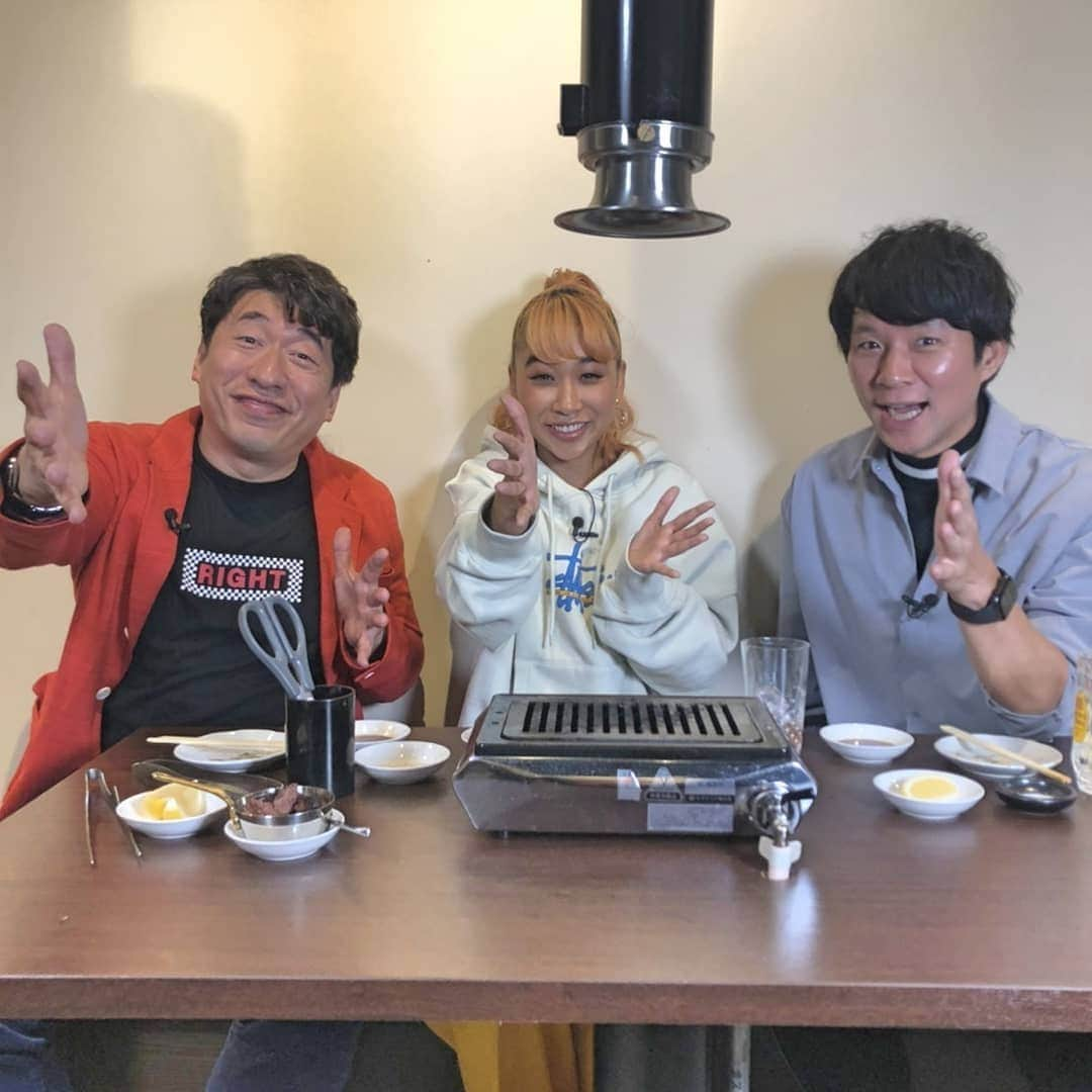 ダチョウ倶楽部さんのインスタグラム写真 - (ダチョウ倶楽部Instagram)「フジテレビ｢ジモン＆渡部の絶景料理｣ 放送しています。  青山テルマさん。ステキです。  #ダチョウ倶楽部 #寺門ジモン #フジテレビ #絶景料理 #渡部建 さん #青山テルマ さん」1月4日 8時23分 - dachoclub_official