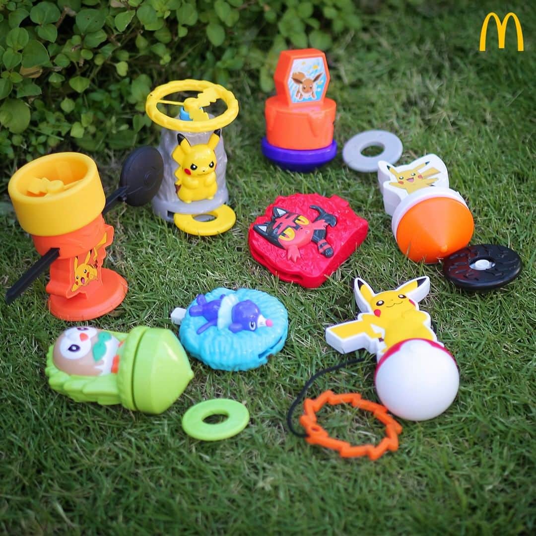 McDonald's Philippinesのインスタグラム：「The whole crew’s here and they’re ready to go! Get a Pokémon toy with every Happy Meal. Order them now via McDelivery!  Have you completed them all?」