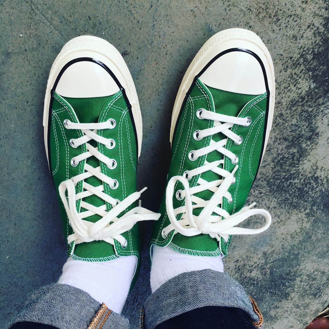 斉藤伸也さんのインスタグラム写真 - (斉藤伸也Instagram)「お正月なのでスニーカーをおろします  #converse #chucktaylor #chuck70 #US12 #30cm」1月4日 9時59分 - shytoshinya