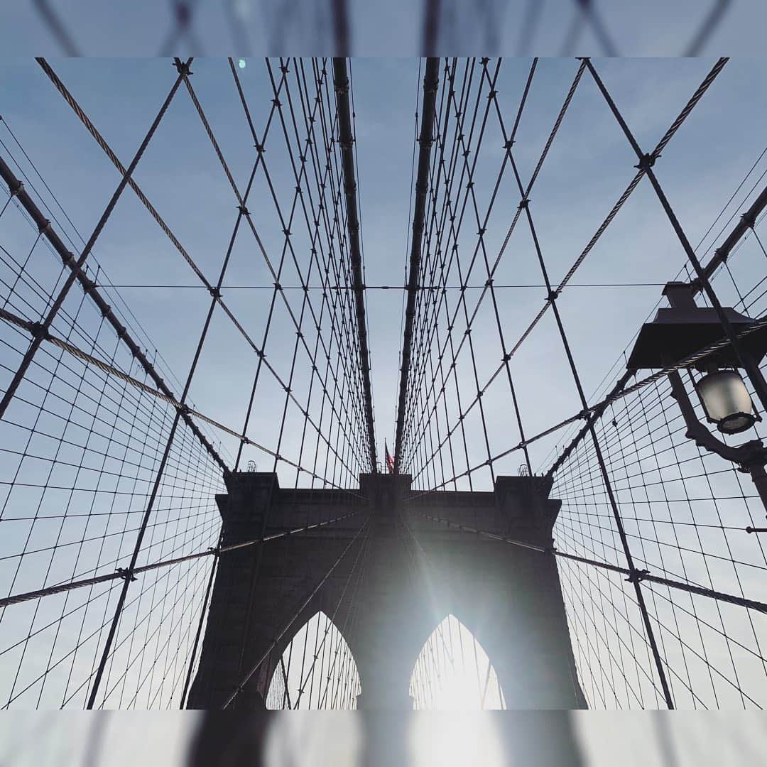 辻井美香さんのインスタグラム写真 - (辻井美香Instagram)「Walking to brooklyn bridge in the mornig!  #brooklyn #brooklynbridge #newyorkcity #nyc  #nyclove #ignyc #travelgram #travelblogger #adventurelife #unitedstates #海外旅行 #海外 #ニューヨーク #女子旅 #タビジョ #tabijyo #asianlady #followｍe」1月4日 10時14分 - tsujii_yoshika