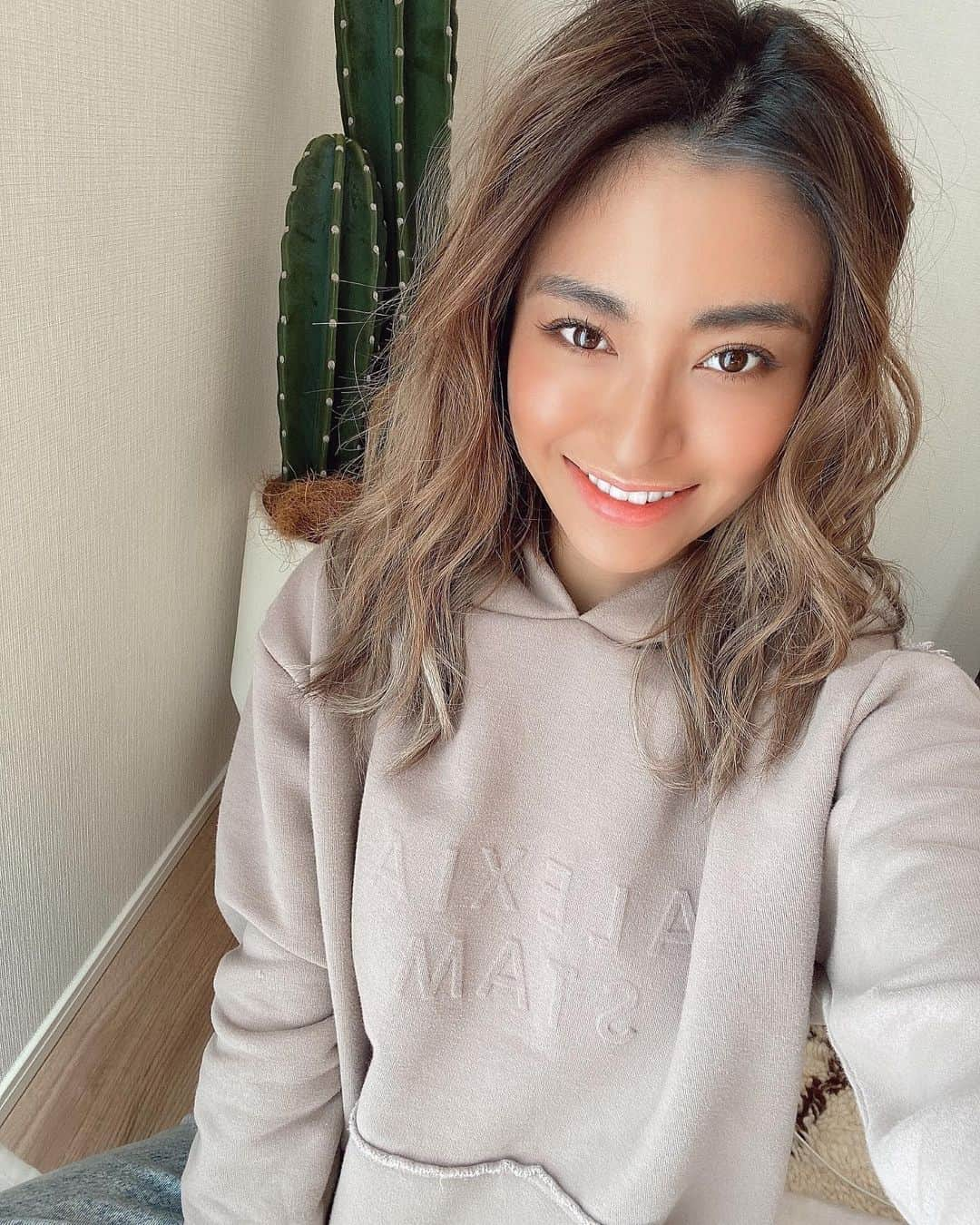 山中美智子さんのインスタグラム写真 - (山中美智子Instagram)「昨日から滋賀にきてます✨ 東京よりちょっと寒いかな❄️ 娘は従姉妹（たろちゃんのお兄ちゃんの娘）に会うのをとっても楽しみにしてたの🧡💕 すごく楽しそう😆✌🏾 ゆっくりしてきます👌🏾」1月4日 10時30分 - alexiastam1988