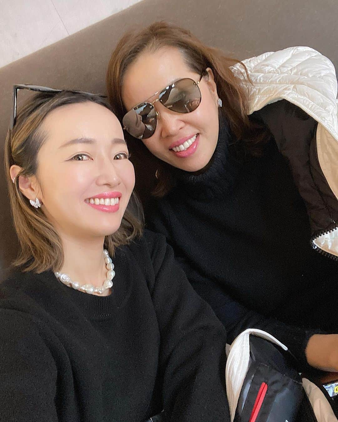 翁安芸さんのインスタグラム写真 - (翁安芸Instagram)「Hello from ASPEN with @nobukoaspen ❤️ #motheranddaughter #aspen #happynewyear #アスペン #新年 #2020」1月4日 11時14分 - akinyc