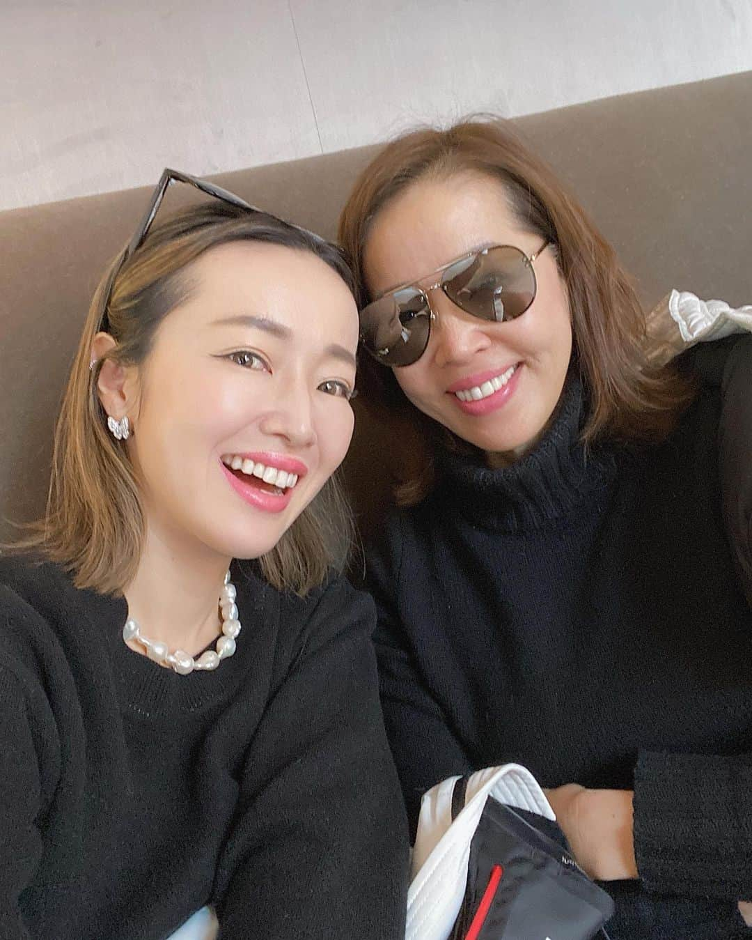 翁安芸さんのインスタグラム写真 - (翁安芸Instagram)「Hello from ASPEN with @nobukoaspen ❤️ #motheranddaughter #aspen #happynewyear #アスペン #新年 #2020」1月4日 11時14分 - akinyc