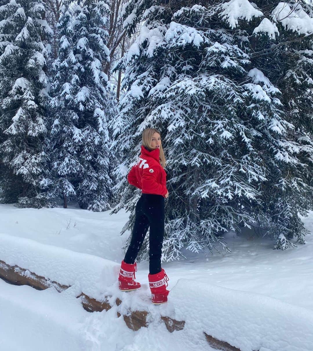 Katelyn Byrdのインスタグラム：「Snow Globe ❣️」