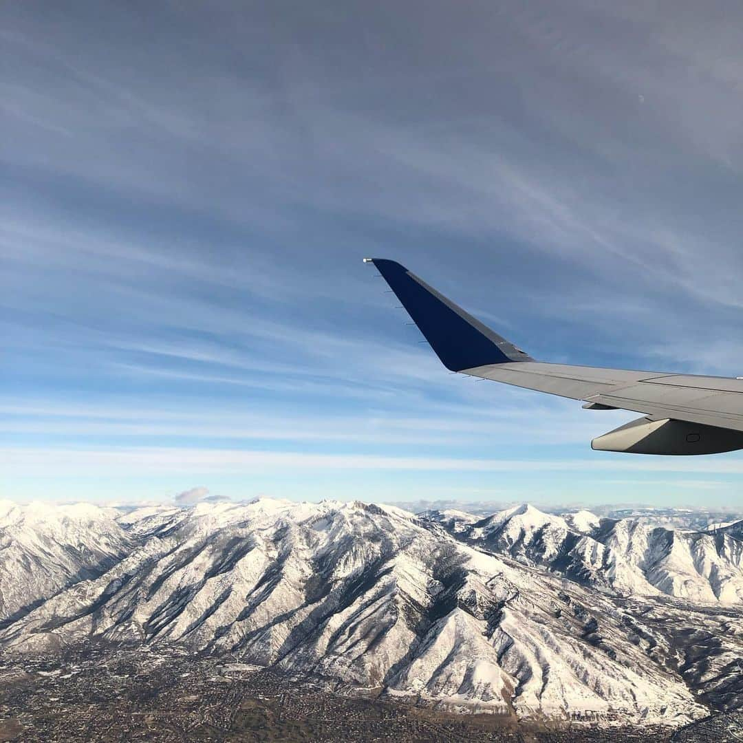 エリザベス・バンクスさんのインスタグラム写真 - (エリザベス・バンクスInstagram)「I had a really nice start to 2020 in the snow. Back to LaLa land and reality.」1月4日 11時32分 - elizabethbanks