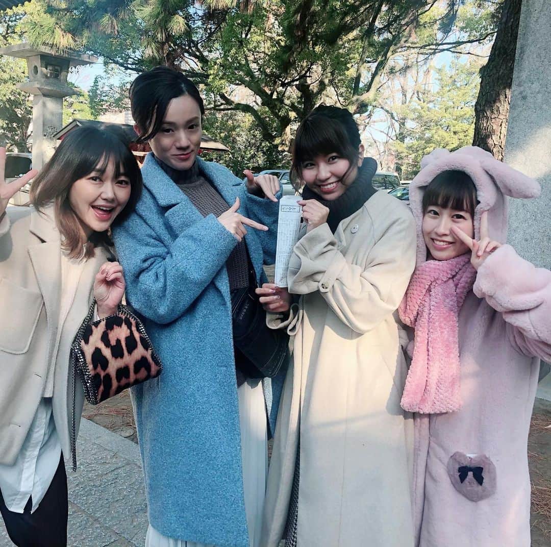 のインスタグラム：「あけおめことよろ！！！❤️ #令和2年  #あけましておめでとう #今年も宜しくお願いします」