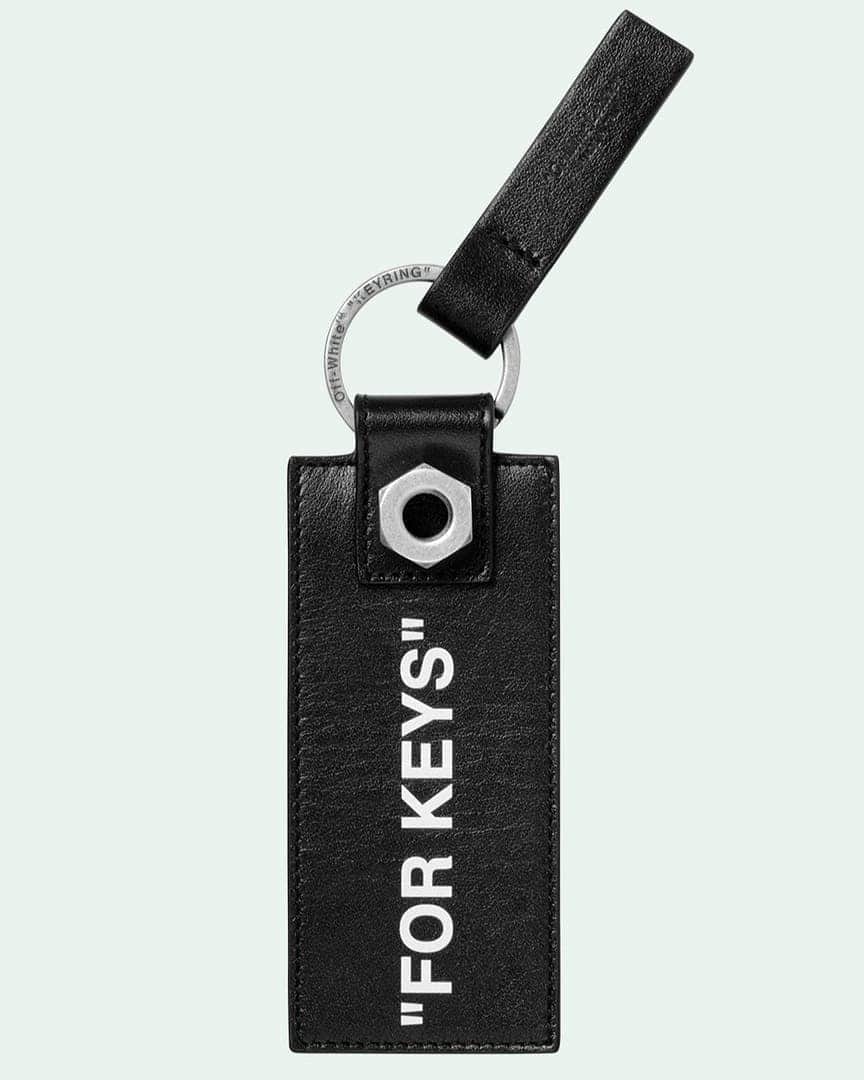 OFF-WHITE C/O VIRGIL ABLOHさんのインスタグラム写真 - (OFF-WHITE C/O VIRGIL ABLOHInstagram)「Off-White™ quote keychain now available online at off---white.com」1月4日 12時00分 - off____white