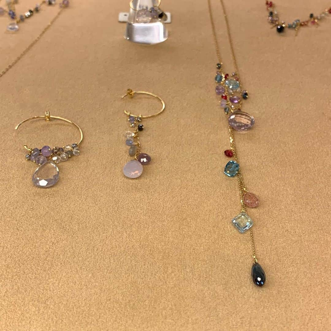 HANKYU.MODEさんのインスタグラム写真 - (HANKYU.MODEInstagram)「H.P.FRANCE BIJOUX “WISH UPON A STAR” Until 1/7 At 1F Promotion Space11 詳しくはプロフィールURLをチェック！ #Hankyu #HANKYUMODE #umedahankyu #阪急うめだ本店 #うめだ阪急 #阪急百貨店 #osaka #umeda #mode #HPFRANCEBIJOUX #アッシュペーフランス ビジュー #SWEETPEA #スイートピー #誕生石 #BROOKEGREGSON #ブルックグレグソン #星座シリーズ #ジュエリー #jewelry #幸福 #願い #お守り」1月4日 12時01分 - hankyumode