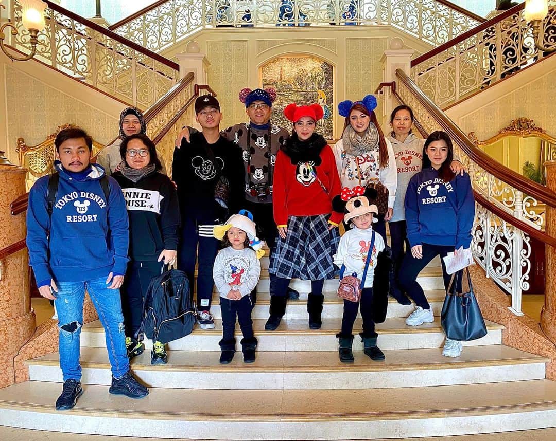 Ashantyさんのインスタグラム写真 - (AshantyInstagram)「Disney team mau ke Disneysea😍 #tokyo #japan」1月4日 12時10分 - ashanty_ash