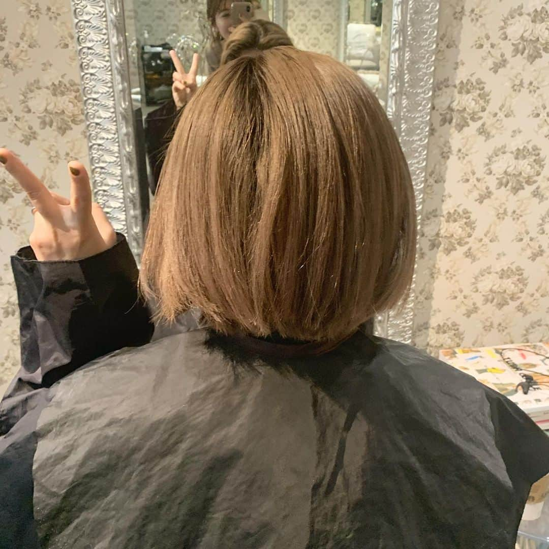 NANA HOSOYAさんのインスタグラム写真 - (NANA HOSOYAInstagram)「2020年初来店はえりかさんでした〜😊before after✨✨ 今年もよろしくお願いします♡」1月4日 12時28分 - nana_hair_tokyo