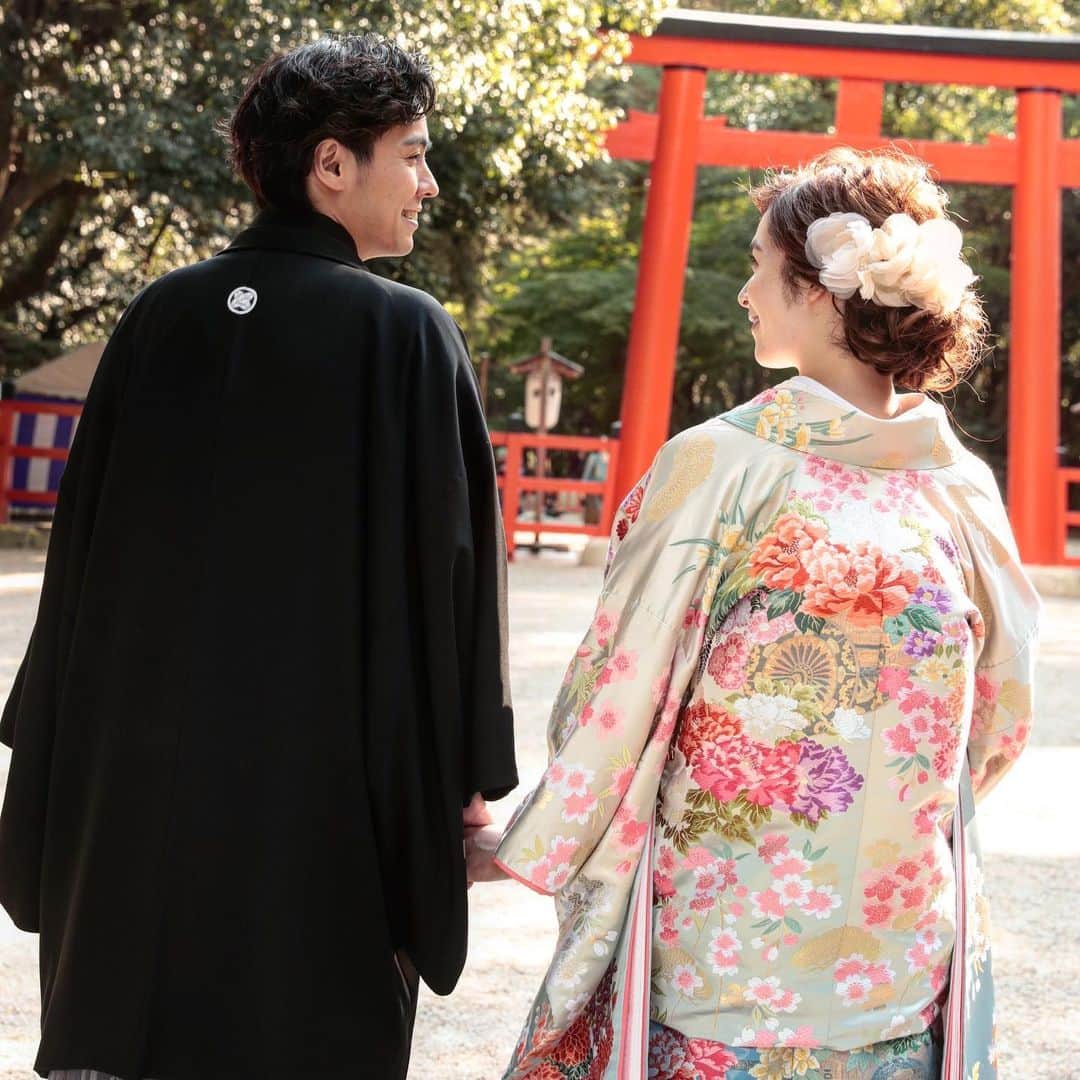 TAKAMI BRIDAL 神社和婚のインスタグラム：「【年始のご挨拶】 本年もTAKAMI BRIDAL WAKONをよろしくお願いします。  本年も全国の和にまつわる情報発信を参ります。 ⁂ ⁂  #神社 #神社挙式 #神社結婚式 #京都神社 #結婚式 #和婚 #和婚をもっと盛り上げたい #白無垢 #和装 #和装結婚式 #京都結婚式 #滋賀結婚式 #京都花嫁 #滋賀花嫁 #タカミブライダル #タカミブライダル京都 #takamibridal」