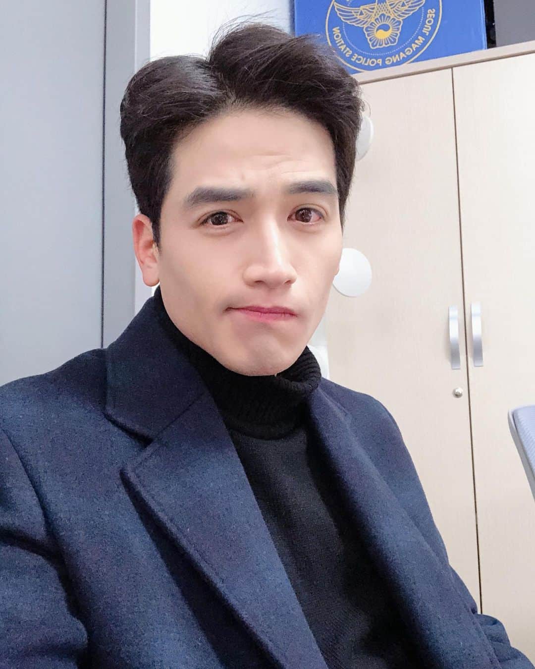 のインスタグラム：「배고파요 점심시간은 언제인가요?? 배고파요. 성질 나빠질것 같아요ㅋㅋ 배고파요.」