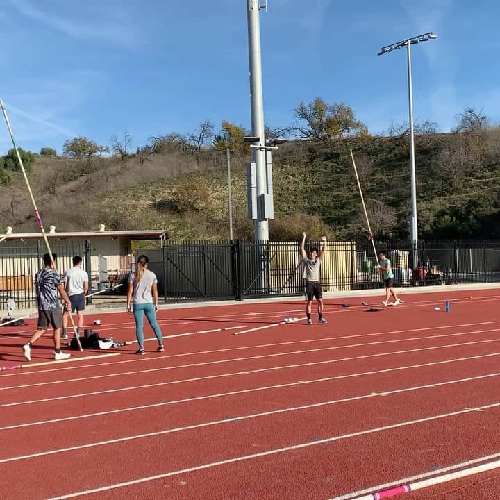 のインスタグラム：「2020年初跳び。 #polevault #roadtotokyo #tokyo2020」