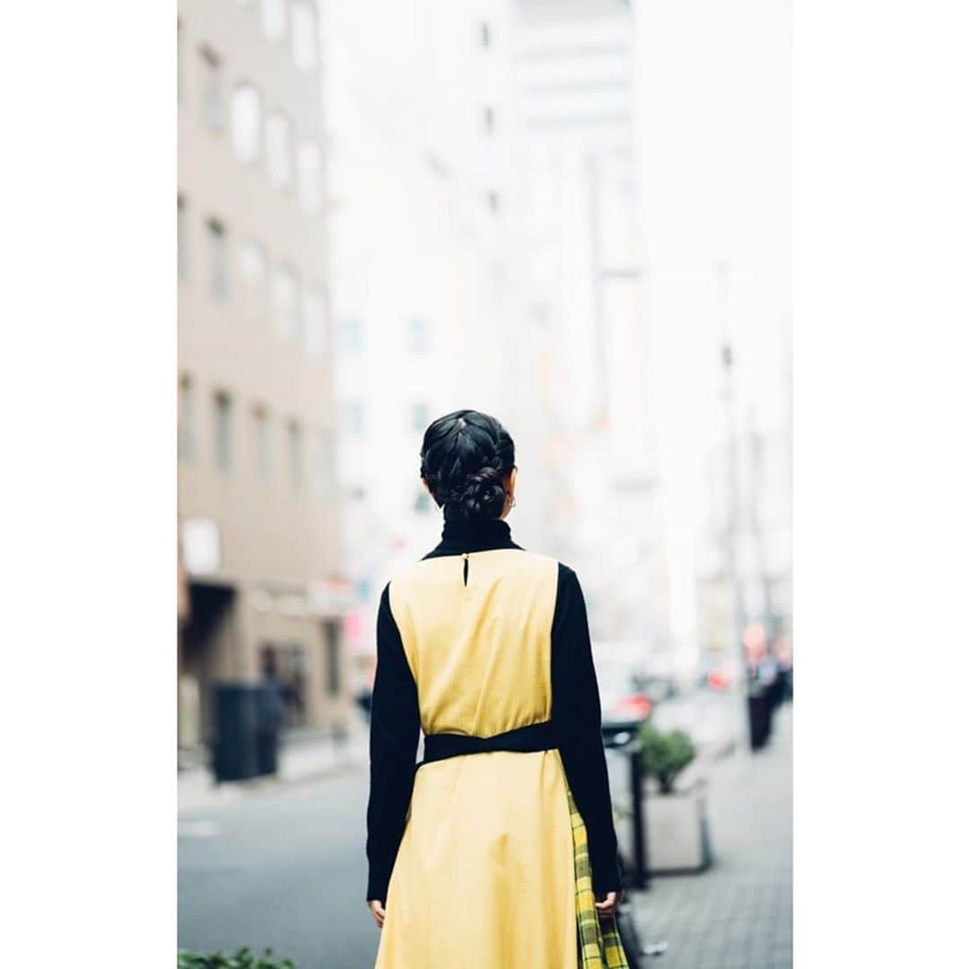 奈緒さんのインスタグラム写真 - (奈緒Instagram)「. 背中照れる。うれしいです。 #リアルサウンド映画部」1月4日 14時02分 - sunaosquare