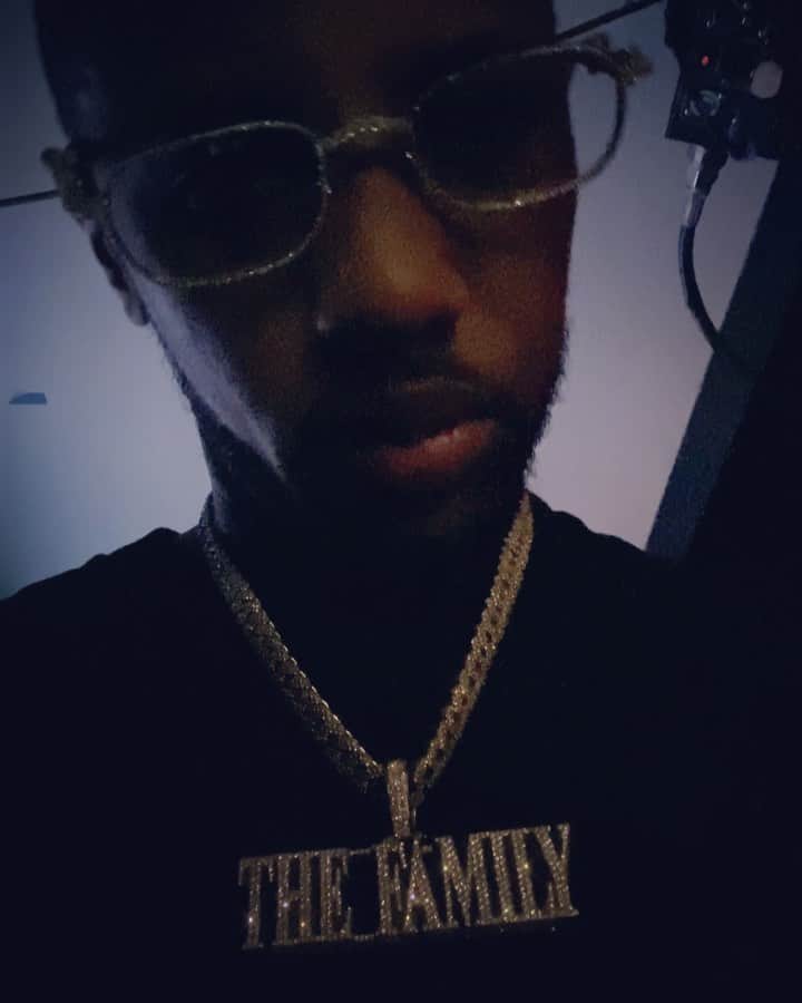 ファボラスのインスタグラム：「2020 - The Year of Clarity & Vision‼️ See it for what it is.  Pay attention to the signs.  Look for Succe$$. Keep your eyes on the prize.」