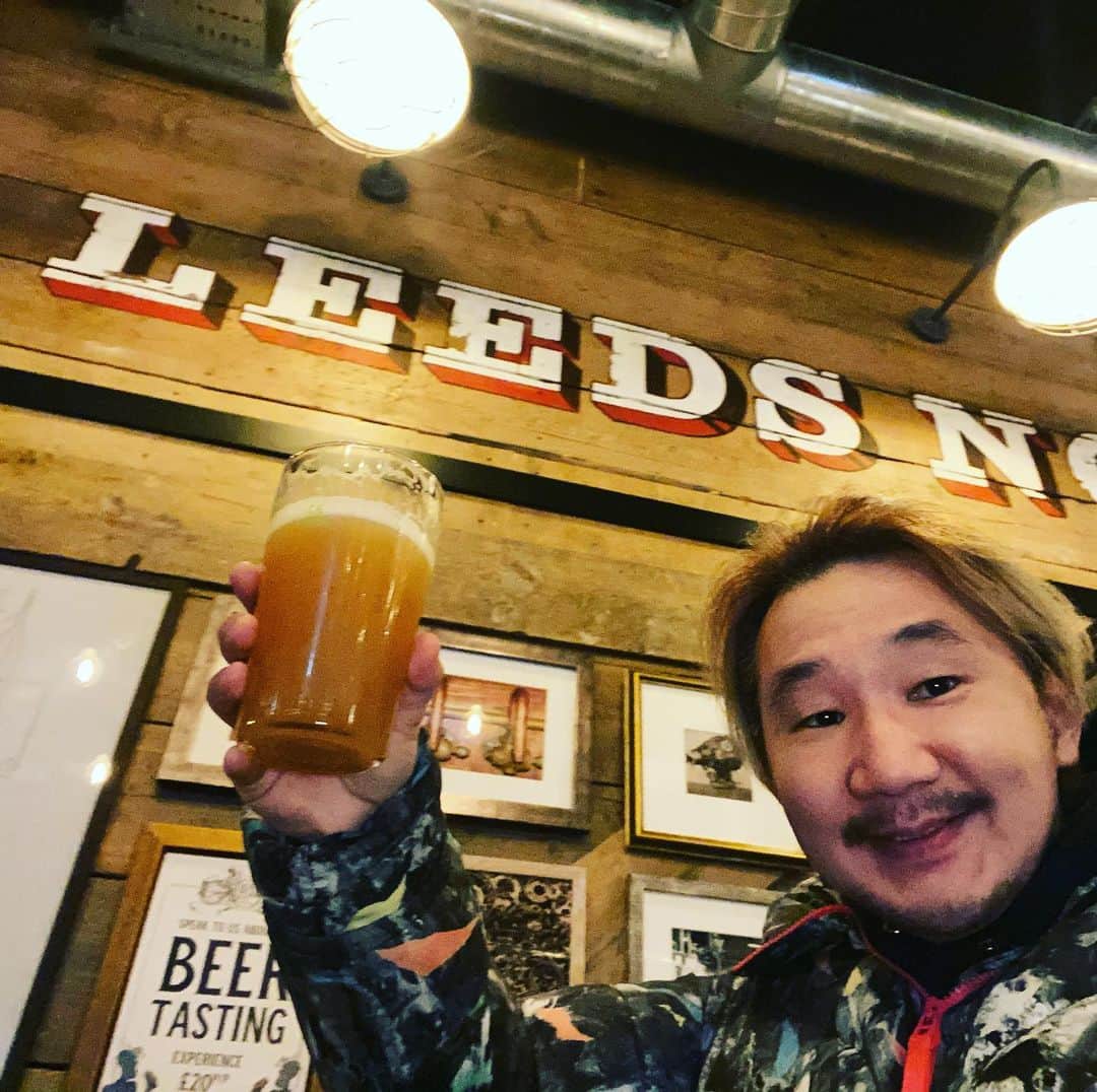 植田朝日のインスタグラム：「🏴󠁧󠁢󠁥󠁮󠁧󠁿🏴󠁧󠁢󠁥󠁮󠁧󠁿🏴󠁧󠁢󠁥󠁮󠁧󠁿﻿ ﻿ 試合もないのにリーズの空気を吸いに来て、今日からは怒涛のフットボールライフっす‼️﻿ ﻿ 3日間で4試合見る予定⁉️﻿ ﻿ バカでしょ！w﻿ ﻿ 3day4matchs﻿ Japanese & TOKYO's players games.﻿ & LEEEEEeEDS‼️﻿ ﻿ #朝日旅 #イングランド遠征 #リーズ﻿」