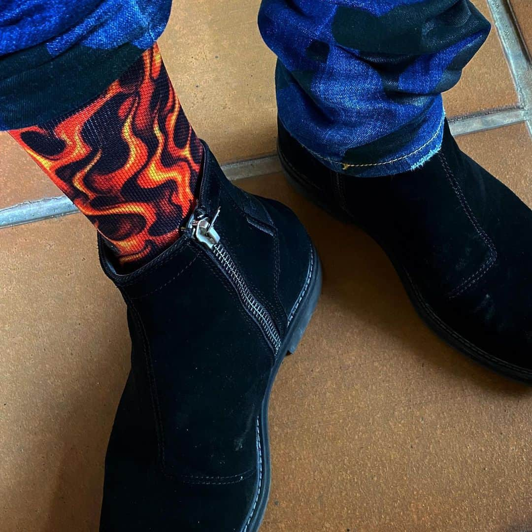 鈴木みのるさんのインスタグラム写真 - (鈴木みのるInstagram)「Today's STANCE  #stancesocks  #stance_japan  燃えてる。」1月4日 14時51分 - suzuki.d.minoru