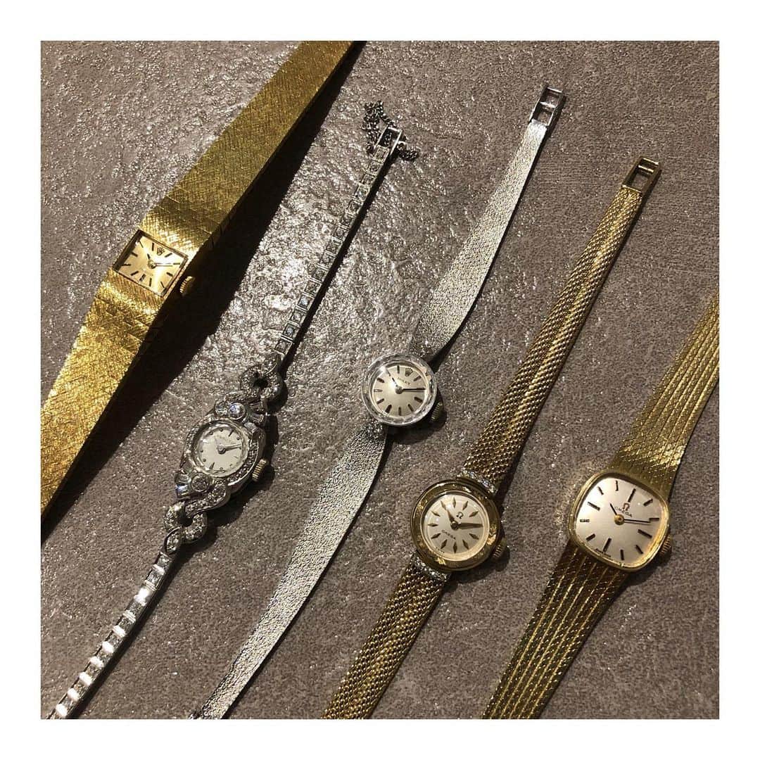 HIROBさんのインスタグラム写真 - (HIROBInstagram)「-HIROB SOUTH NEWoMan新宿店-﻿ ﻿ NEWoMan SALE 1/3～1/7﻿ この期間、対象の時計が10％OFFでお買い求め頂けます。﻿ ﻿ ・Antique Watch﻿ ・ROLEX,HAMILTON,OMEGA﻿ ・￥240,000～430,000＋Tax﻿ ﻿ 1950年代のアンティークウォッチが揃いました。﻿ 華奢ですが存在感のある1点物です。﻿ ﻿ お問い合わせ先﻿ tel:03-5379-9372﻿ ﻿ #hirob﻿ #hirobsouth﻿ #baycrews﻿ #antiquewatch﻿ #vintagewatch﻿ #vintageaccessories﻿ #vintagecartier﻿ #antiquerolex﻿ #antiqueomega﻿ #antiquehamilton﻿ #50s﻿ #NEWoMan新宿﻿ ﻿ #ヒロブ﻿ #ヒロブサウス﻿ #ベイクルーズ﻿ #アンティークウォッチ﻿ #ヴィンテージウォッチ﻿ #ヴィンテージアクセサリー﻿ #ヴィンテージカルティエ﻿ #アンティークロレックス﻿ #アンティークオメガ﻿ #アンティークハミルトン﻿ #1950年代﻿ #ニュウマン新宿」1月4日 15時05分 - hirob.jp