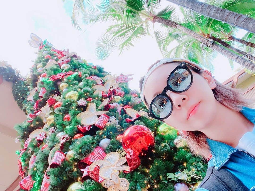 CHISA さんのインスタグラム写真 - (CHISA Instagram)「ハワイもまだまだクリスマスの雰囲気ありました🎄」1月4日 15時09分 - acme_chisa