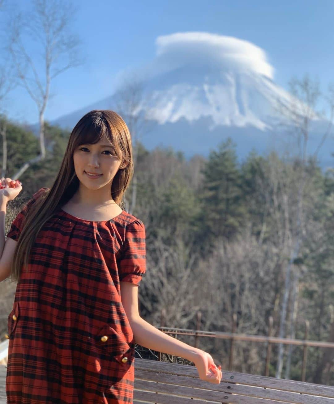 愛音まりあさんのインスタグラム写真 - (愛音まりあInstagram)「今年もよろしくお願いします✨ #富士山🗻」1月4日 15時27分 - maria19960222