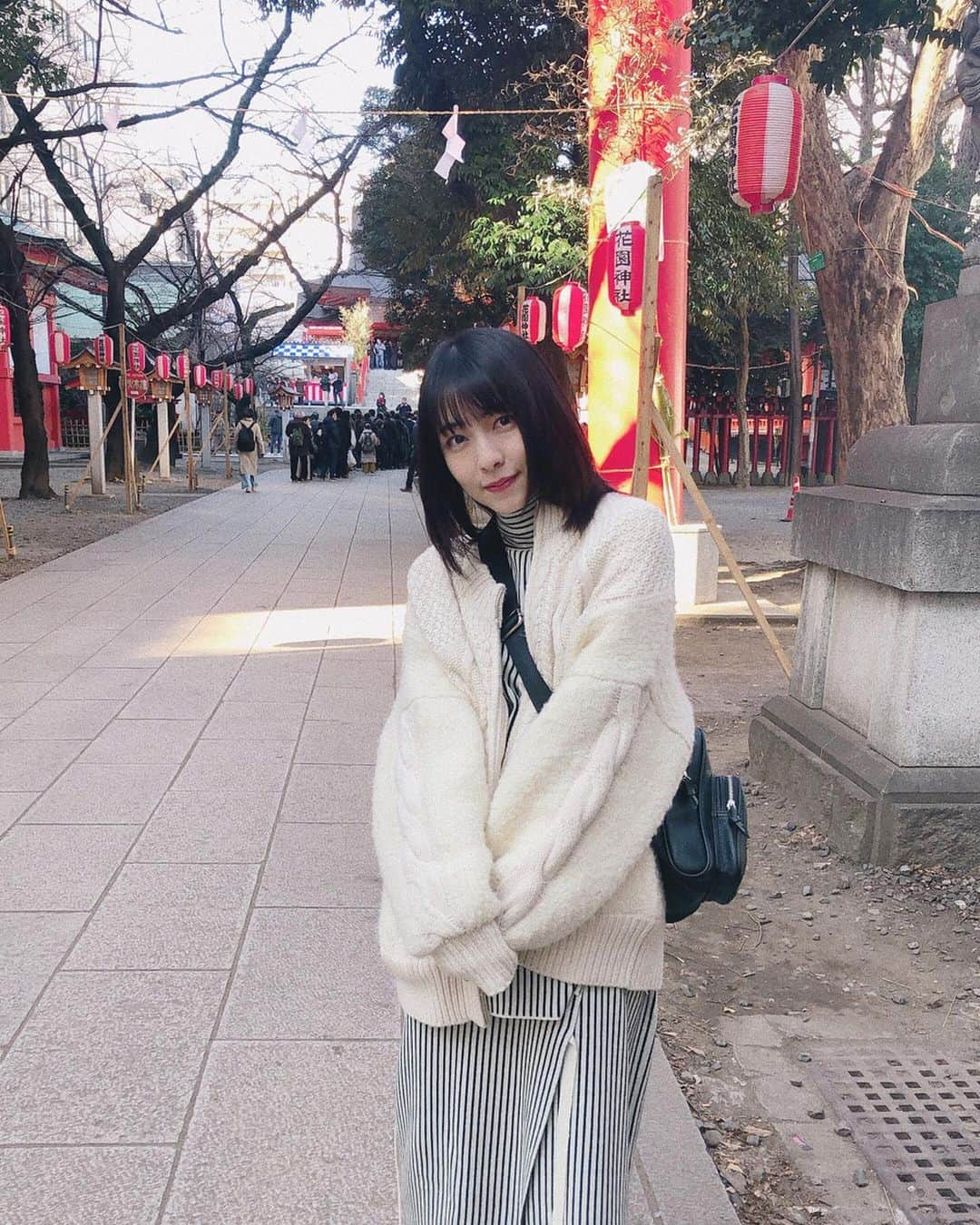 小島梨里杏さんのインスタグラム写真 - (小島梨里杏Instagram)「あけましておめでとうございます。今年は大吉、いいことが書いてあったので持って帰ってきました。嬉しい。  ２０２０年もまずは健康に、 皆さまどうぞよろしくお願いします。  まずは1／11のトレカ発売イベントにて皆さんと会えるのを楽しみにしております。  #あけましておめでとうございます #2020 🎍🌅」1月4日 15時25分 - r_riria