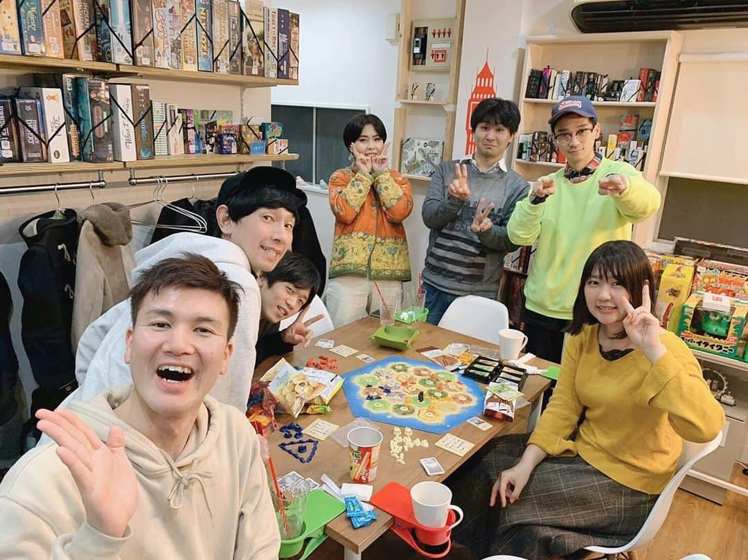 ななえ（キラキラ関係）さんのインスタグラム写真 - (ななえ（キラキラ関係）Instagram)「みんなでボードゲーム♟﻿ めちゃくちゃ楽しかった！﻿ 遊び始め㊗️﻿ ﻿ ﻿ #2020﻿ #本年も宜しくお願いします﻿ #今年こそ結婚﻿ #最低でも婚約」1月5日 1時05分 - nanchan0601