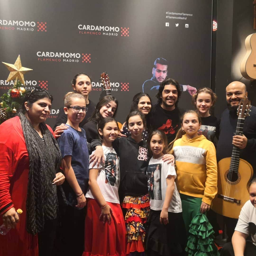 La Pulgaのインスタグラム：「Master class con @ivanvargasheredia ha sido un placer conocerte! Muchas gracias! @cardamomoflamenco ❤️❤️ #becascardamomo #cardamomo #flamenco #niñosflamencos #flamencomadrid #madridflamenco #itziarlapulga」
