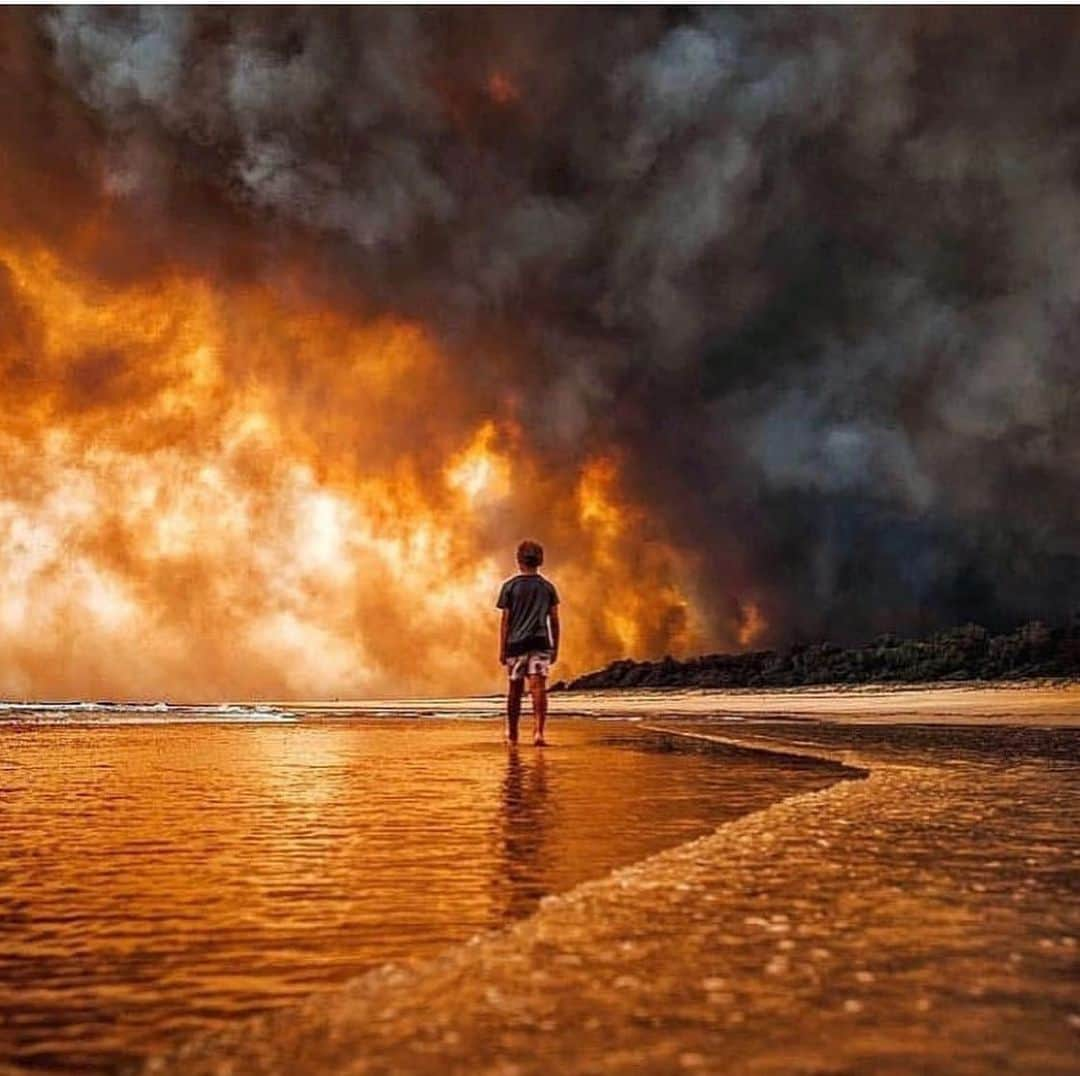 キリアン・エムバペさんのインスタグラム写真 - (キリアン・エムバペInstagram)「🇦🇺🙏🏽... #PrayForAustralia」1月5日 2時09分 - k.mbappe