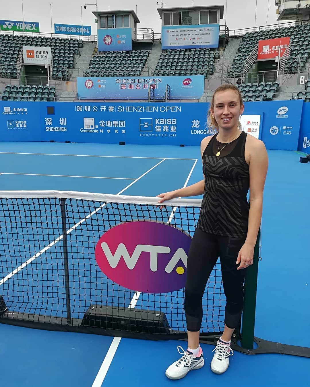 エリーゼ・メルテンスさんのインスタグラム写真 - (エリーゼ・メルテンスInstagram)「👋 @shenzhenopen  Last tournament of 2019 -> Shenzhen <- first tournament of 2020 • #tennis #wta」1月4日 17時43分 - mertenselise